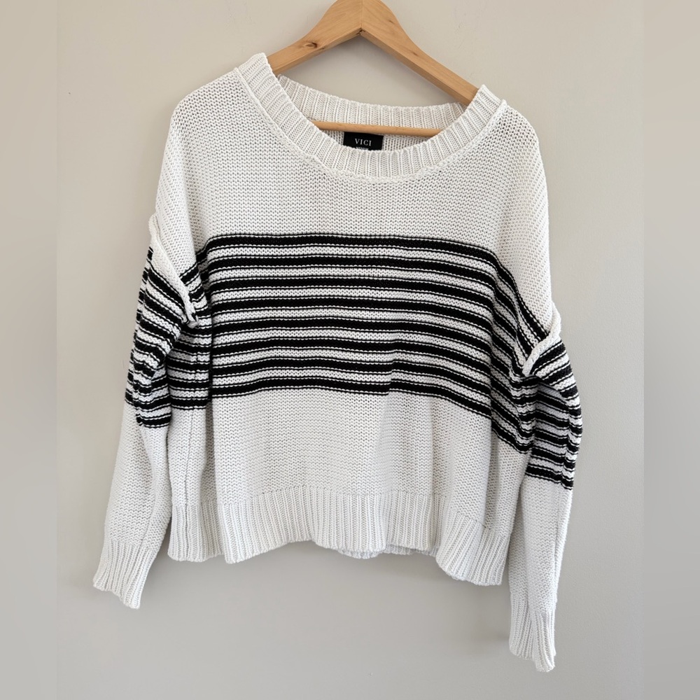 Vici Womens Medium Nautical Striped Coastal Relaxed Scandinavian Modern Sweater‎
